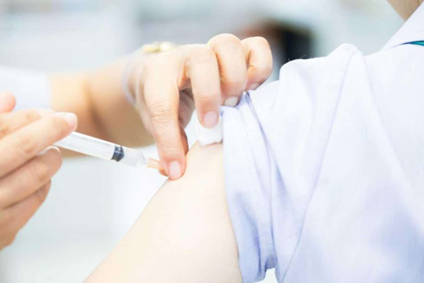 Prof. Dr. Füsun Eroğlu: “Grip ve zatürre aşıları için doktorunuza danışın”